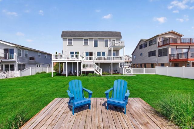 30 Milton Road, Babylon, NY 11702