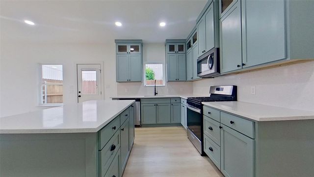 406 Indiana Street, Arlington, TX 76011