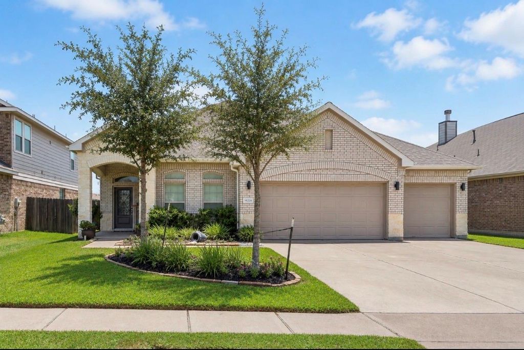 16226 Amber Brown Drive, Hockley, TX 77447