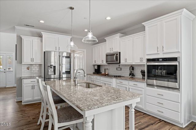 338 Oakhaven Drive, Holly Springs, NC 27540