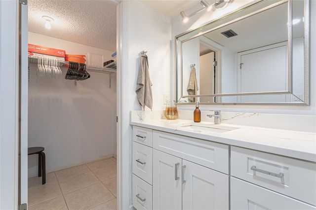 7600 SUN ISLAND DRIVE S 707, South Pasadena, FL 33707