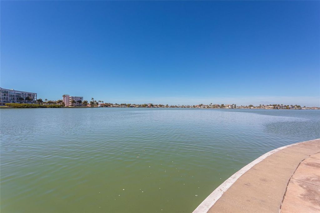 Image 28 of property listing at 7600 SUN ISLAND DRIVE S 707, South Pasadena, FL 33707