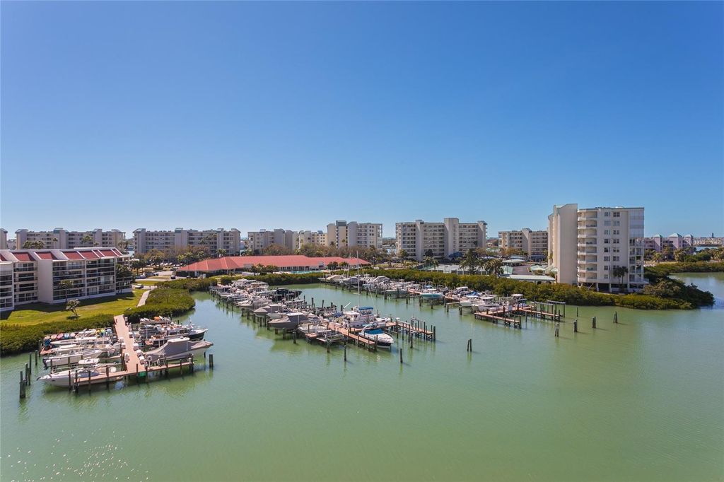 Image 6 of property listing at 7600 SUN ISLAND DRIVE S 707, South Pasadena, FL 33707