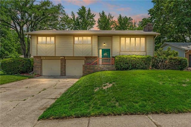 3409 Trail Road, Lawrence, KS 66049