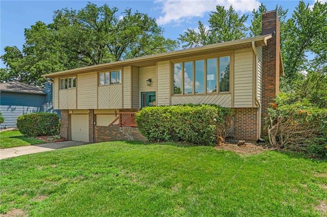 3409 Trail Road, Lawrence, KS 66049