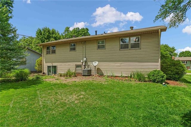 3409 Trail Road, Lawrence, KS 66049