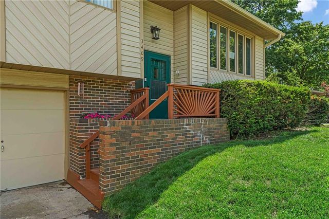 3409 Trail Road, Lawrence, KS 66049