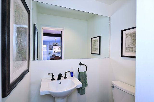 16 Toro, Santa Fe, NM 87508