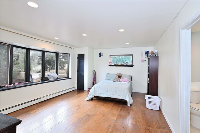 16 Toro, Santa Fe, NM 87508