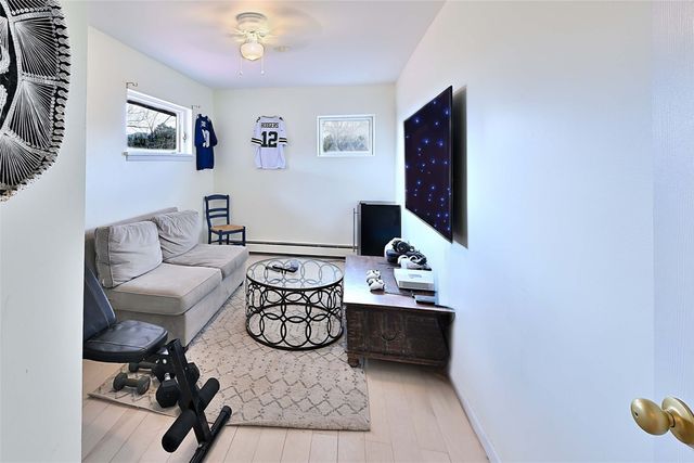 16 Toro, Santa Fe, NM 87508