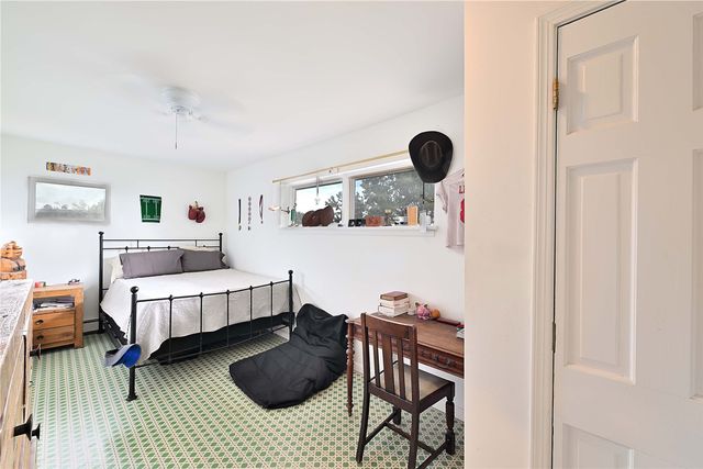 16 Toro, Santa Fe, NM 87508