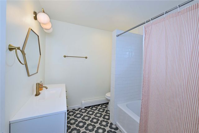 16 Toro, Santa Fe, NM 87508
