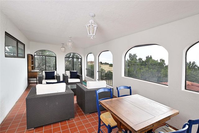16 Toro, Santa Fe, NM 87508