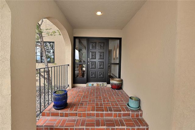 16 Toro, Santa Fe, NM 87508