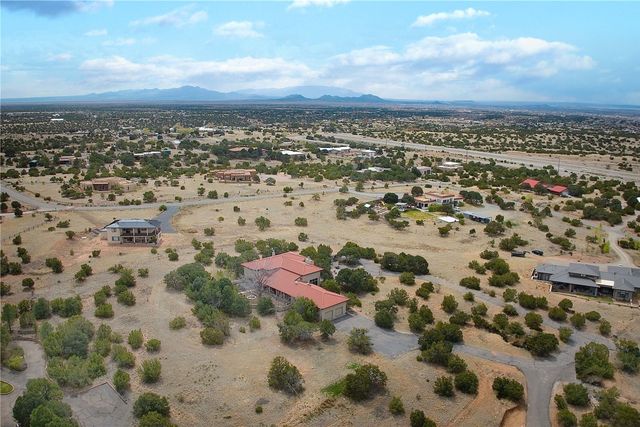 16 Toro, Santa Fe, NM 87508
