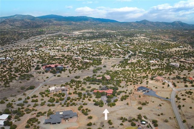 16 Toro, Santa Fe, NM 87508