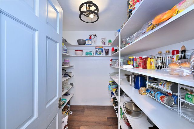 16 Toro, Santa Fe, NM 87508