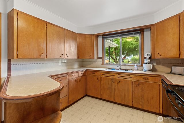 921 S 7th Avenue SW, Olympia, WA 98512