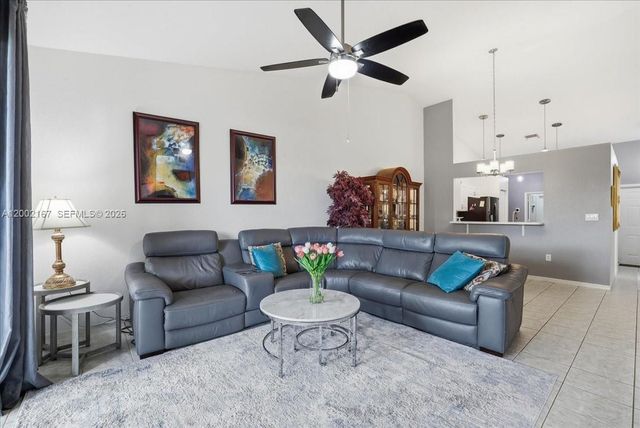 7600 S Aragon Blvd 1, Sunrise, FL 33322