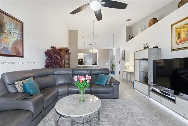 7600 S Aragon Blvd 1, Sunrise, FL 33322