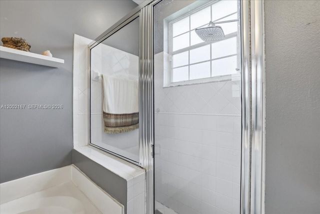 7600 S Aragon Blvd 1, Sunrise, FL 33322