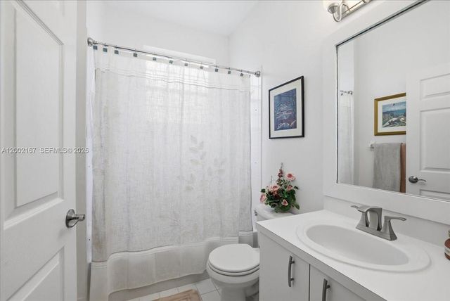 7600 S Aragon Blvd 1, Sunrise, FL 33322