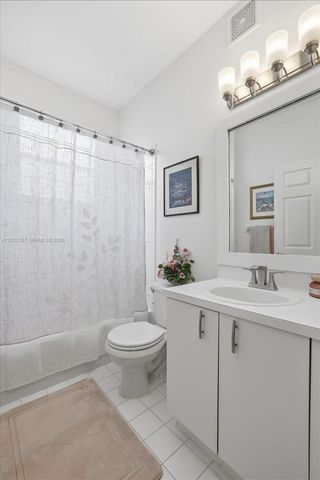 7600 S Aragon Blvd 1, Sunrise, FL 33322