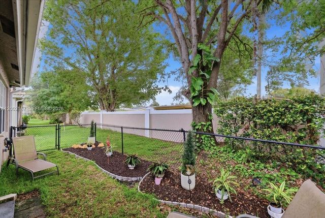 7600 S Aragon Blvd 1, Sunrise, FL 33322