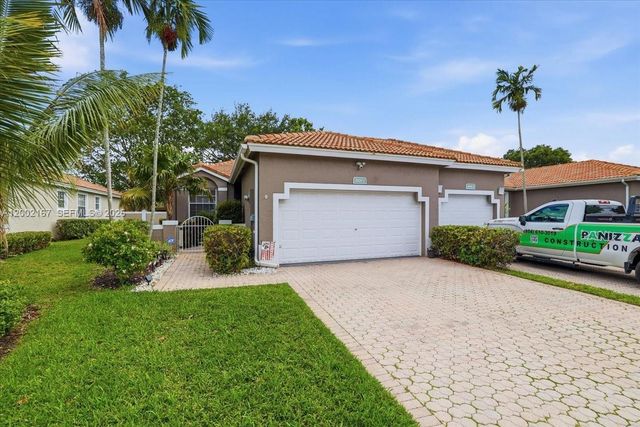 7600 S Aragon Blvd 1, Sunrise, FL 33322