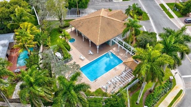 7600 S Aragon Blvd 1, Sunrise, FL 33322