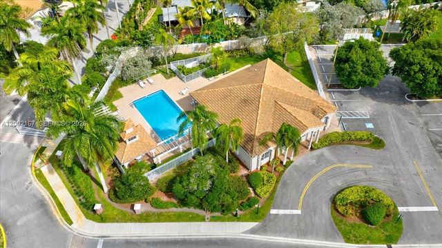 7600 S Aragon Blvd 1, Sunrise, FL 33322