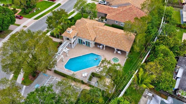 7600 S Aragon Blvd 1, Sunrise, FL 33322