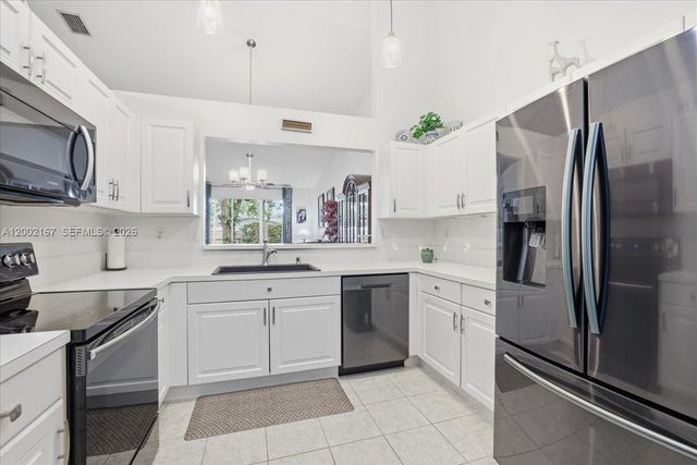 7600 S Aragon Blvd 1, Sunrise, FL 33322