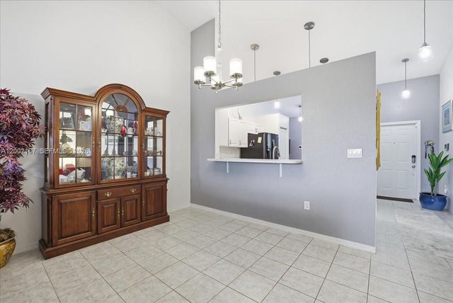 7600 S Aragon Blvd 1, Sunrise, FL 33322