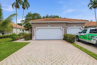 7600 S Aragon Blvd 1, Sunrise, FL 33322