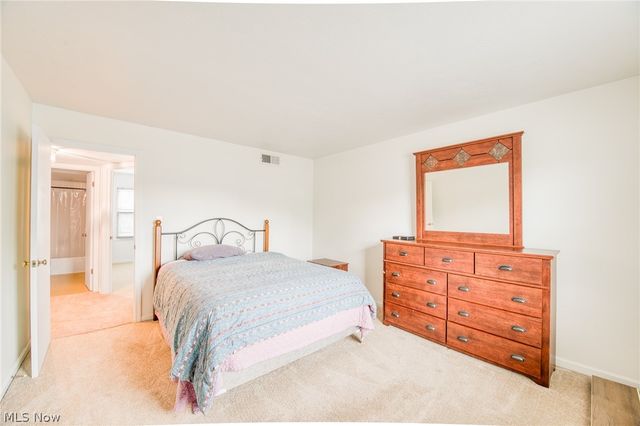 2398 Arlington Drive, Lyndhurst, OH 44124