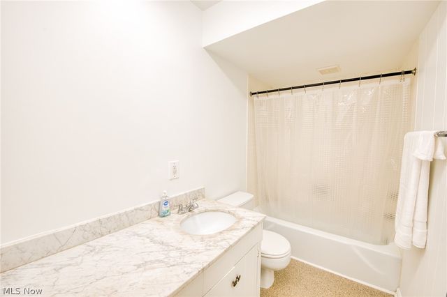 2398 Arlington Drive, Lyndhurst, OH 44124