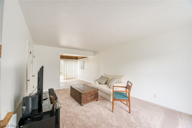2398 Arlington Drive, Lyndhurst, OH 44124