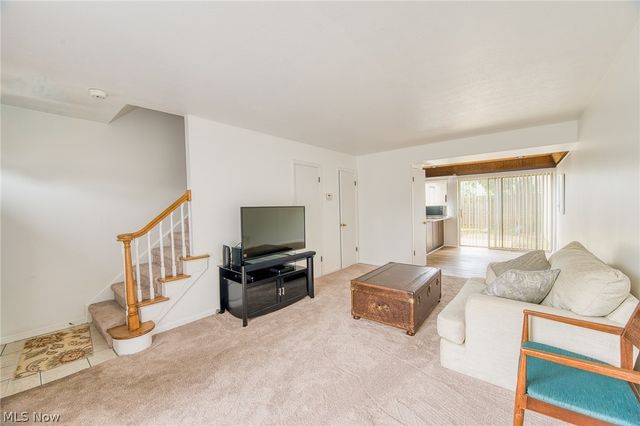 2398 Arlington Drive, Lyndhurst, OH 44124