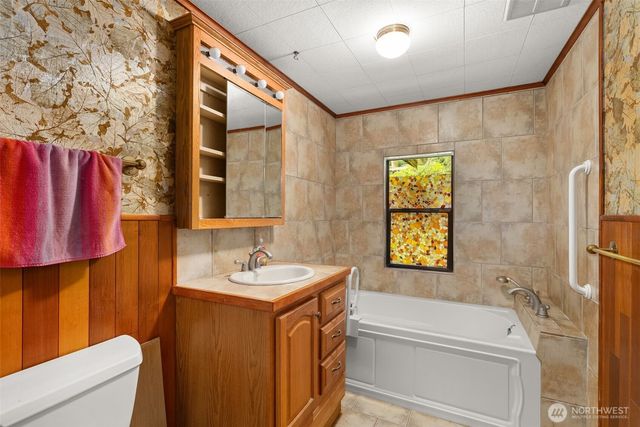 17 McKinney Road, Raymond, WA 98577