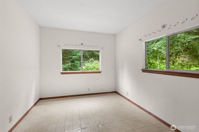 17 McKinney Road, Raymond, WA 98577