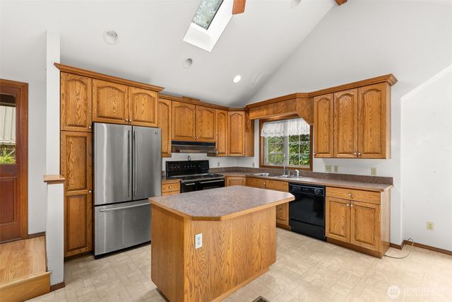 17 McKinney Road, Raymond, WA 98577