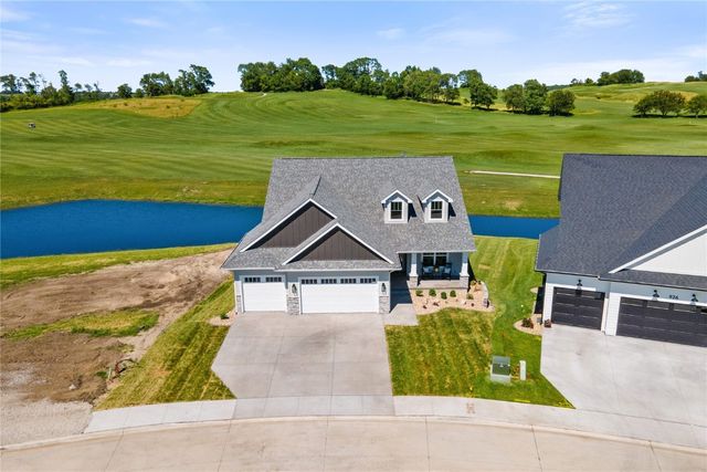 928 Long Dr, Solon, IA 52333