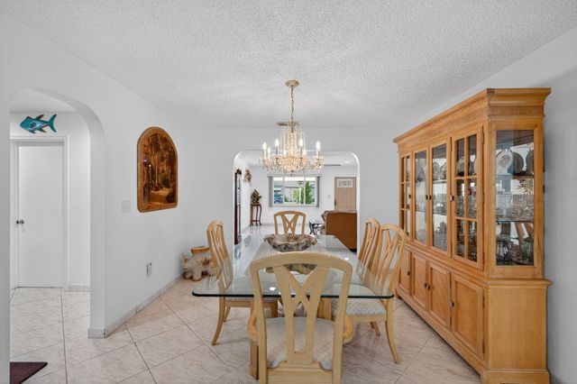6871 Liberty St, Hollywood, FL 33024