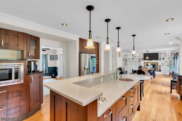 566 Glen Ridge Dr, Bridgewater Twp., NJ 08807