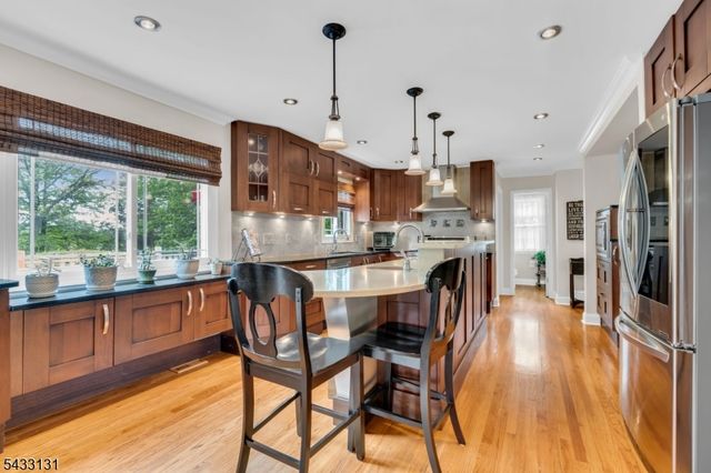566 Glen Ridge Dr, Bridgewater Twp., NJ 08807