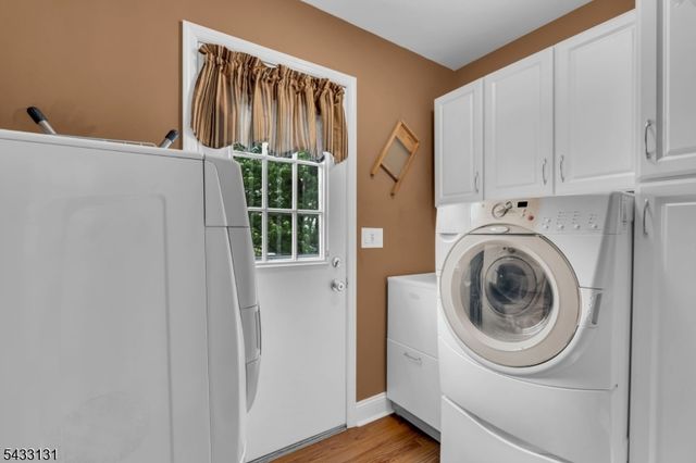 566 Glen Ridge Dr, Bridgewater Twp., NJ 08807