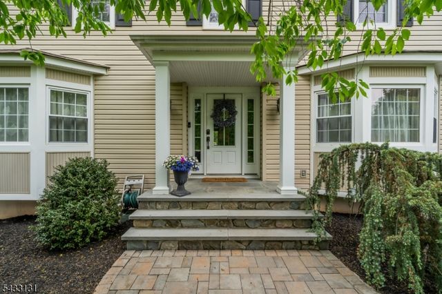 566 Glen Ridge Dr, Bridgewater Twp., NJ 08807