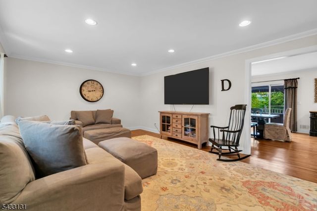566 Glen Ridge Dr, Bridgewater Twp., NJ 08807