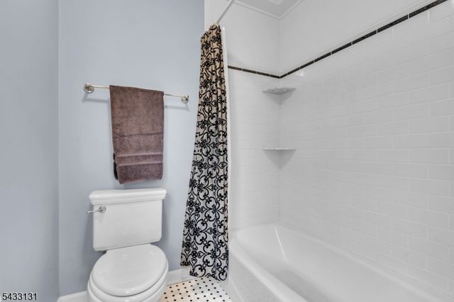 566 Glen Ridge Dr, Bridgewater Twp., NJ 08807